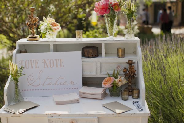 Vintage Peach Wedding Love Note Station